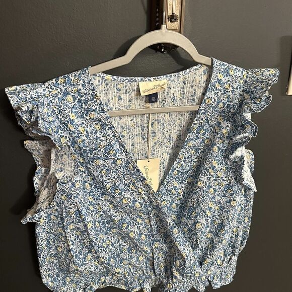 Universal Thread Women's Flutter Sleeve Crop Wrap Top Blue Floral NWT XXL - Picture 6 of 11